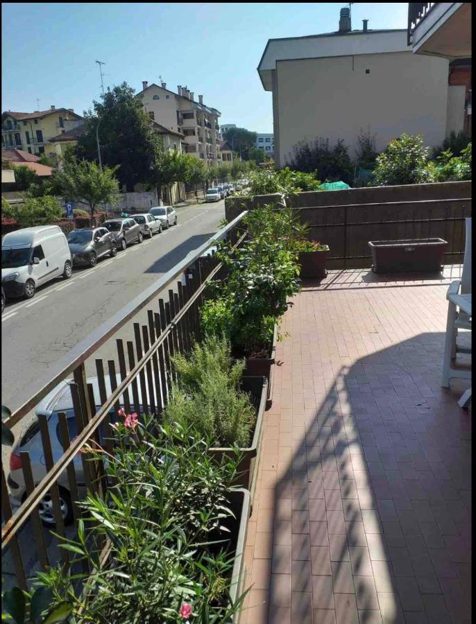 Ferienwohnung Sesto Calende Centro Exterior foto