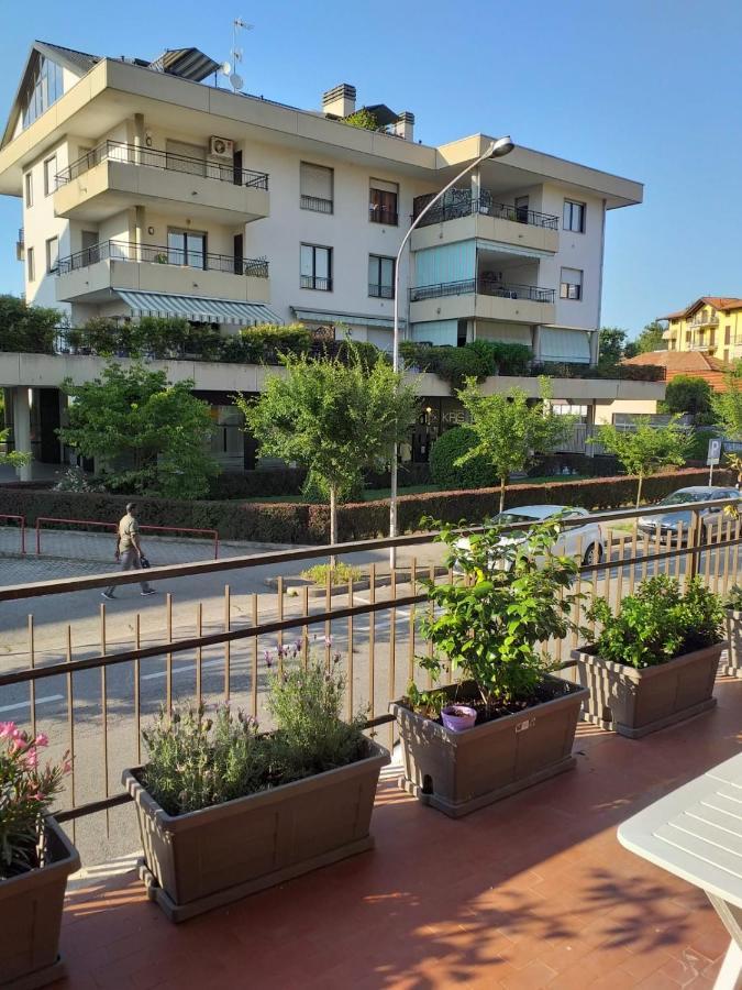Ferienwohnung Sesto Calende Centro Exterior foto